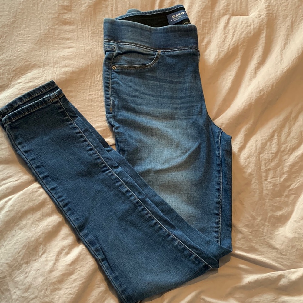Old navy rockstar pull on jeans.